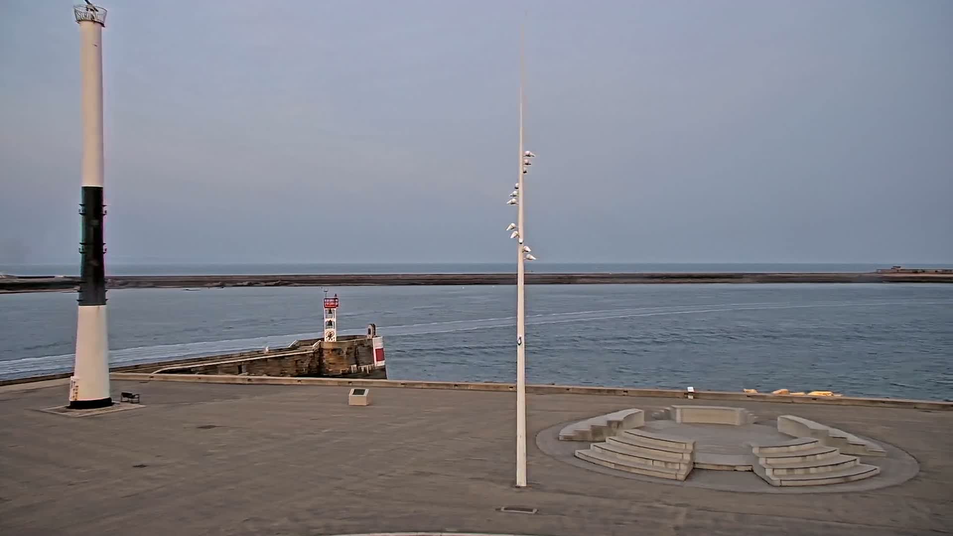 Le Havre Port Live Cam - Le Havre, Seine-Maritime, Normandie, France