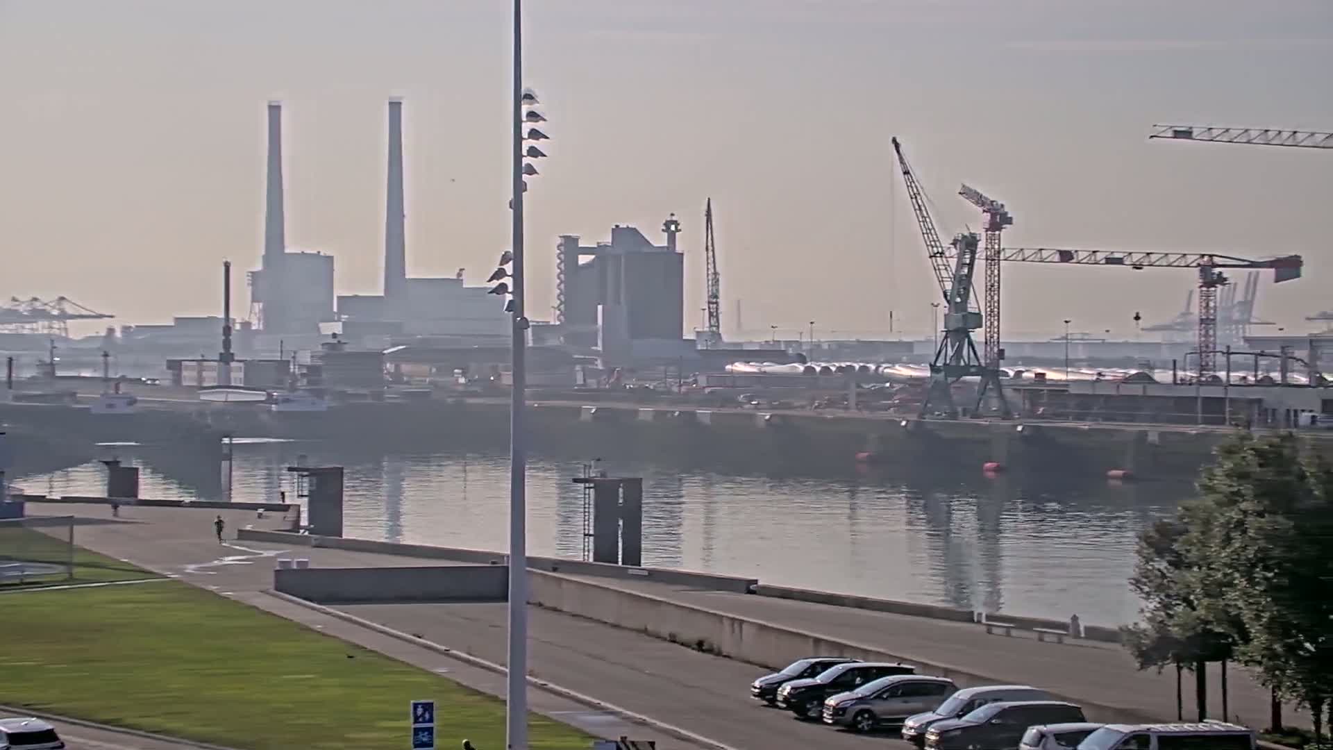 Le Havre Port Live Cam - Le Havre, Seine-Maritime, Normandie, France