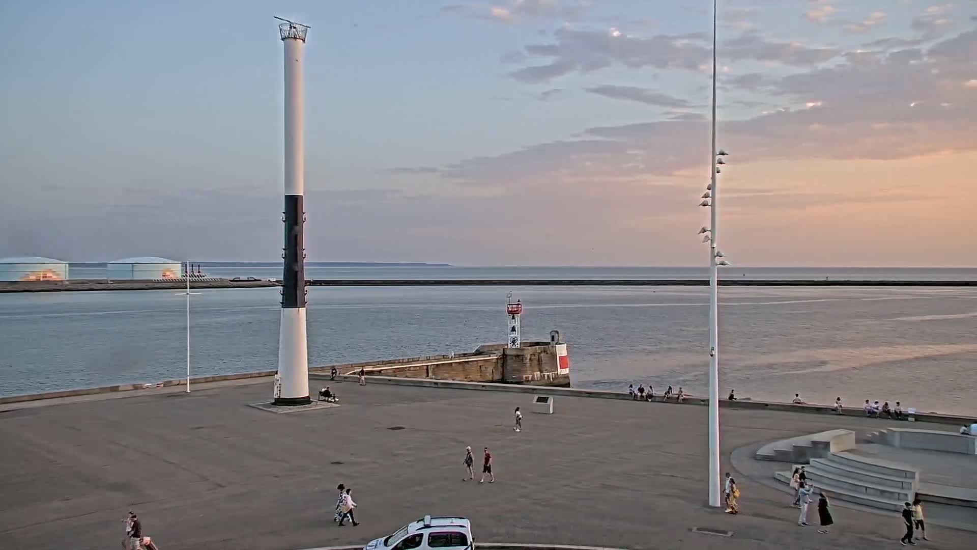 Le Havre Port Live Cam - Le Havre, Seine-Maritime, Normandie, France