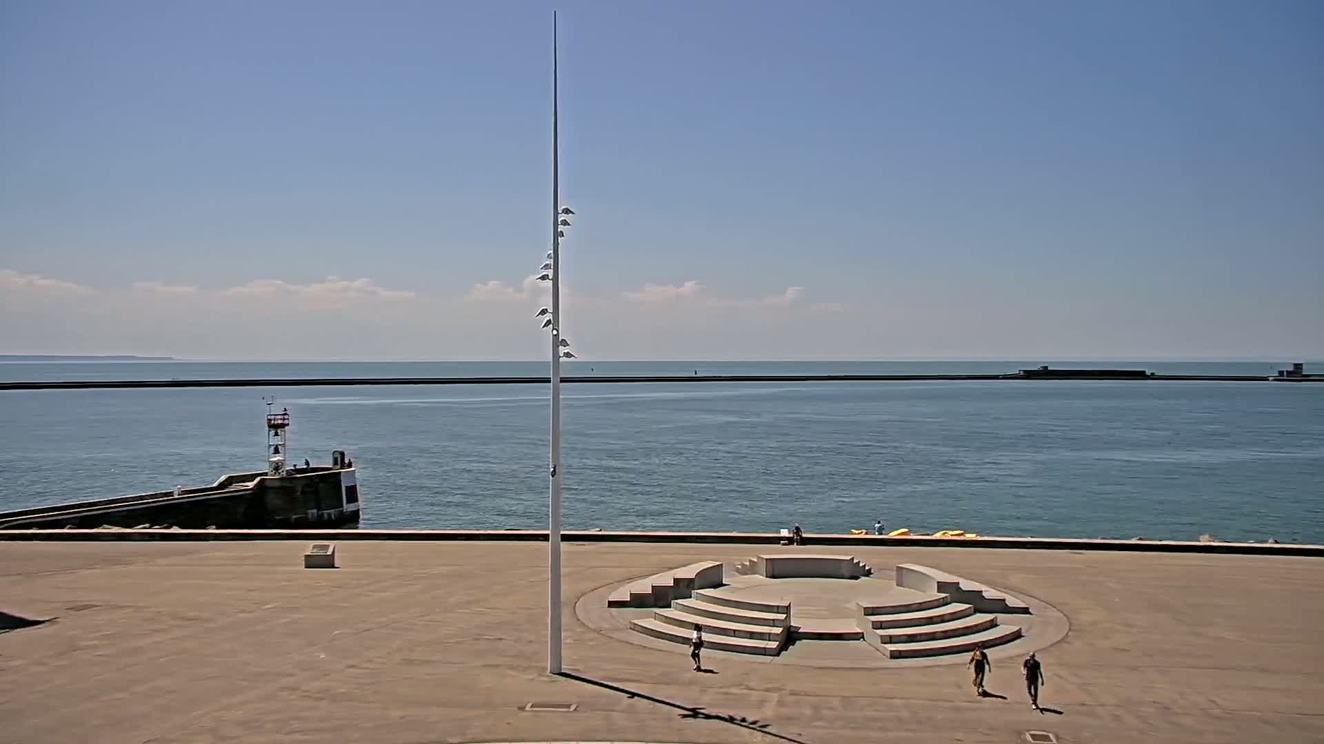 Le Havre Port Live Cam - Le Havre, Seine-Maritime, Normandie, France