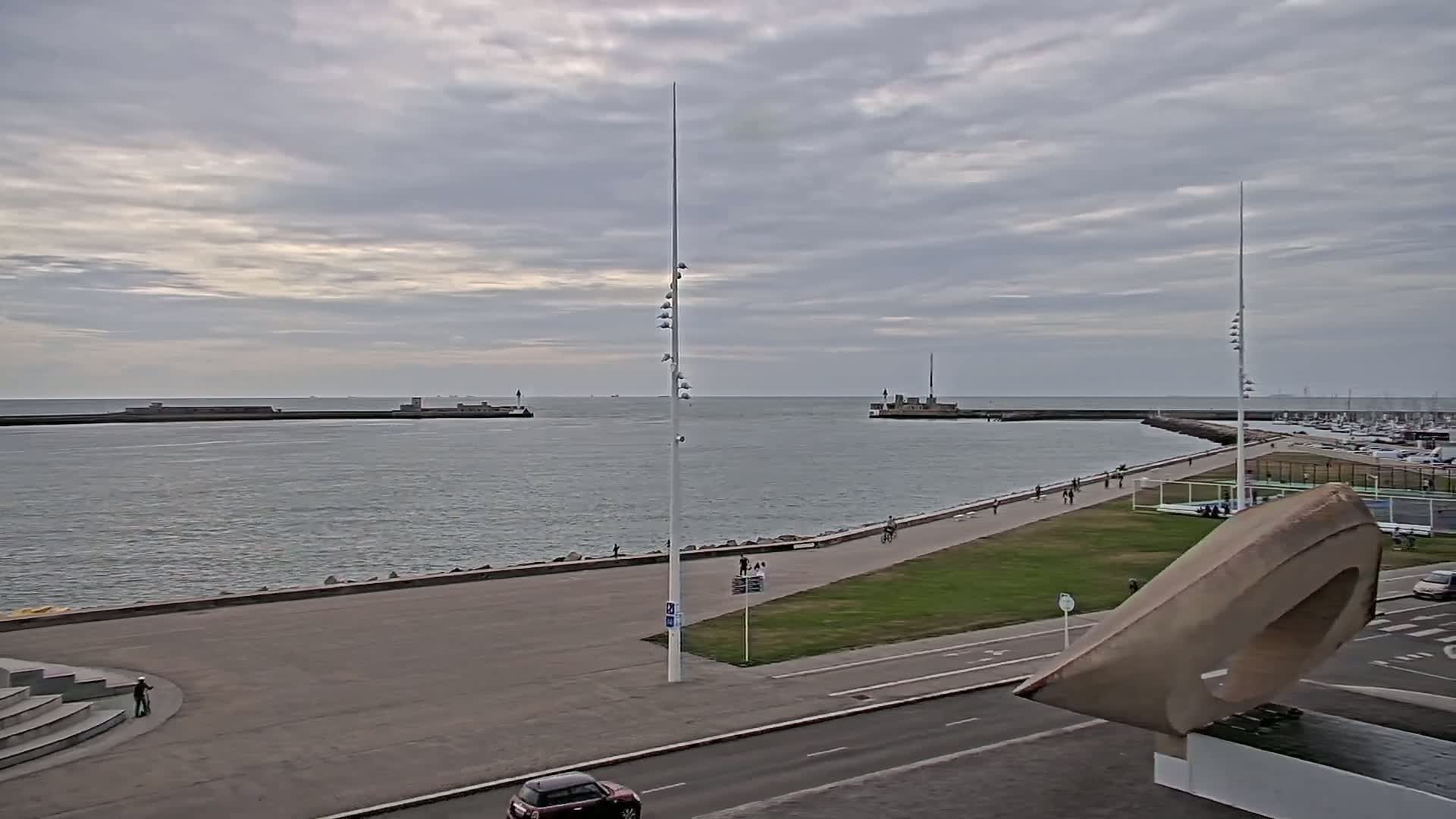 Le Havre Port Live Cam - Le Havre, Seine-Maritime, Normandie, France