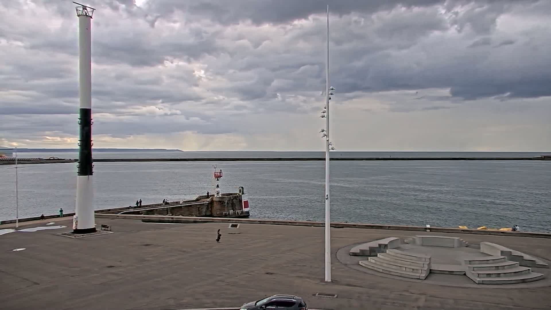 Le Havre Port Live Cam - Le Havre, Seine-Maritime, Normandie, France