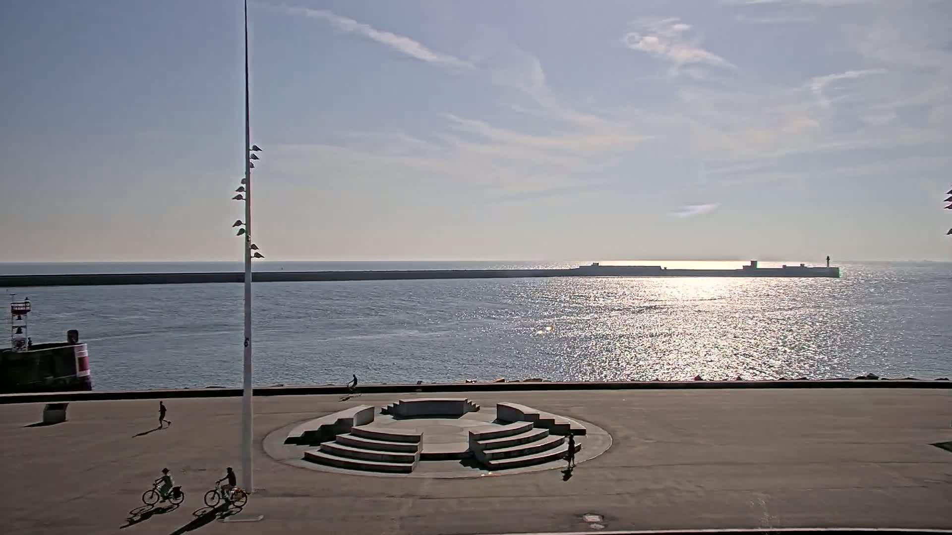Le Havre Port Live Cam - Le Havre, Seine-Maritime, Normandie, France