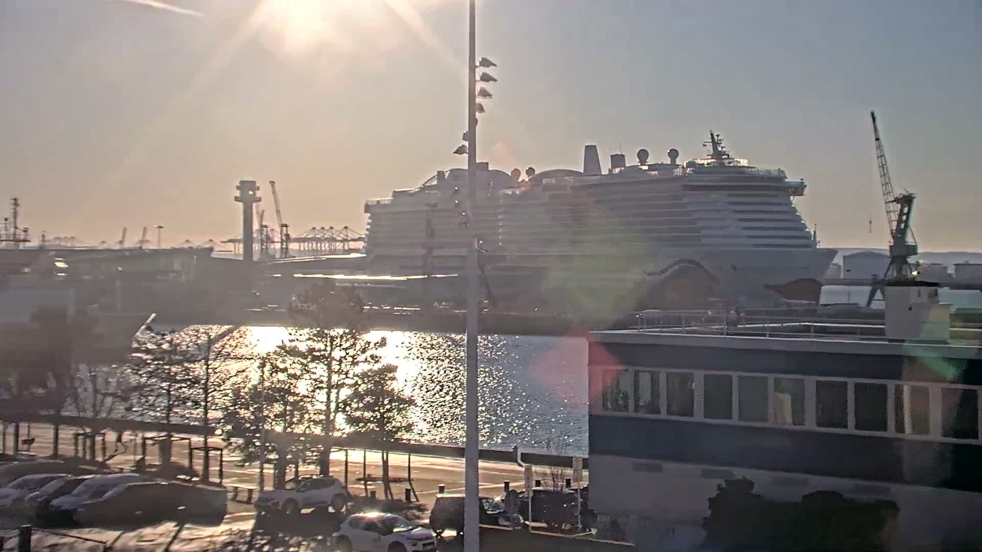 Le Havre Port Live Cam - Le Havre, Seine-Maritime, Normandie, France