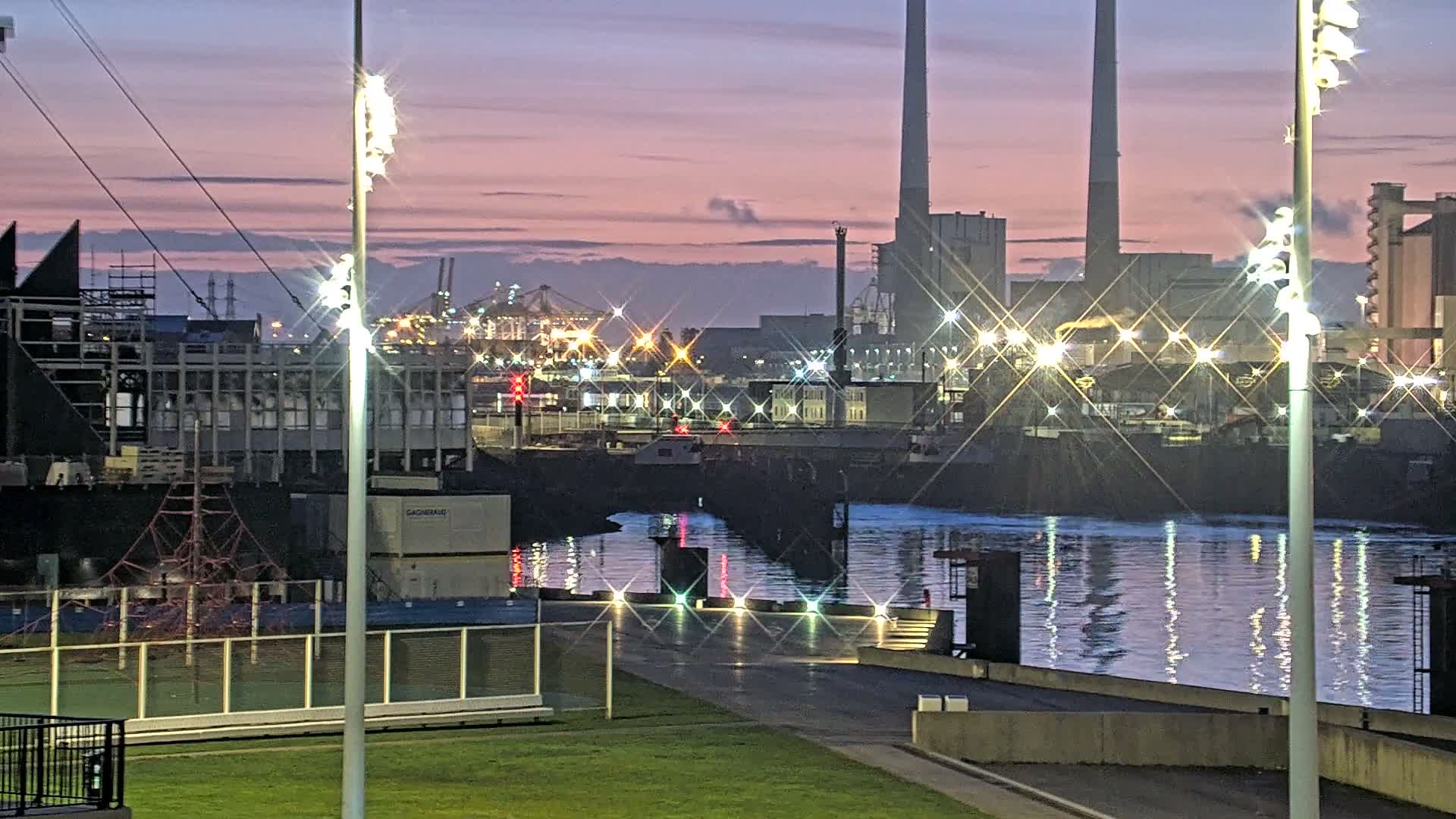 Le Havre Port Live Cam - Le Havre, Seine-Maritime, Normandie, France