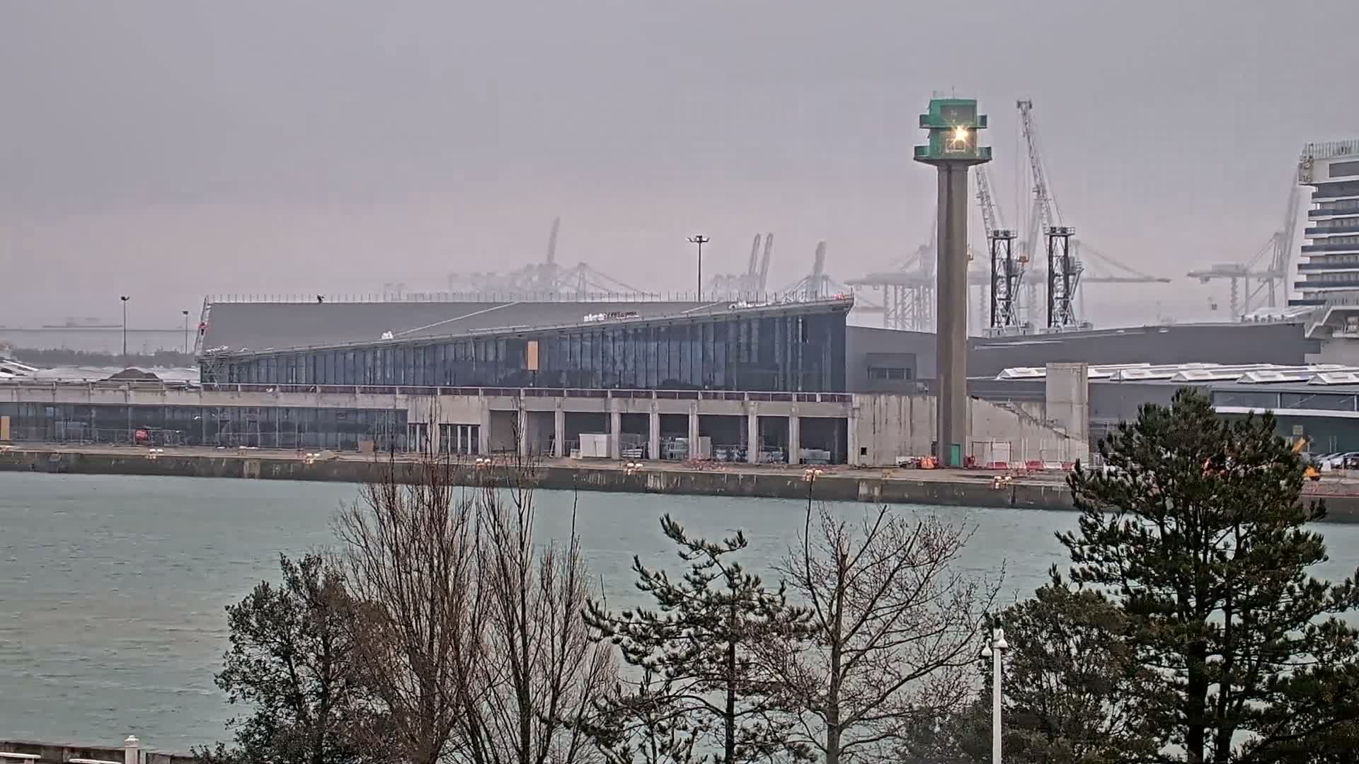 Le Havre Port Live Cam - Le Havre, Seine-Maritime, Normandie, France