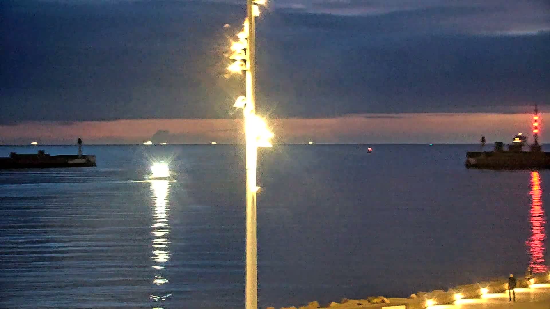 Le Havre Port Live Cam - Le Havre, Seine-Maritime, Normandie, France