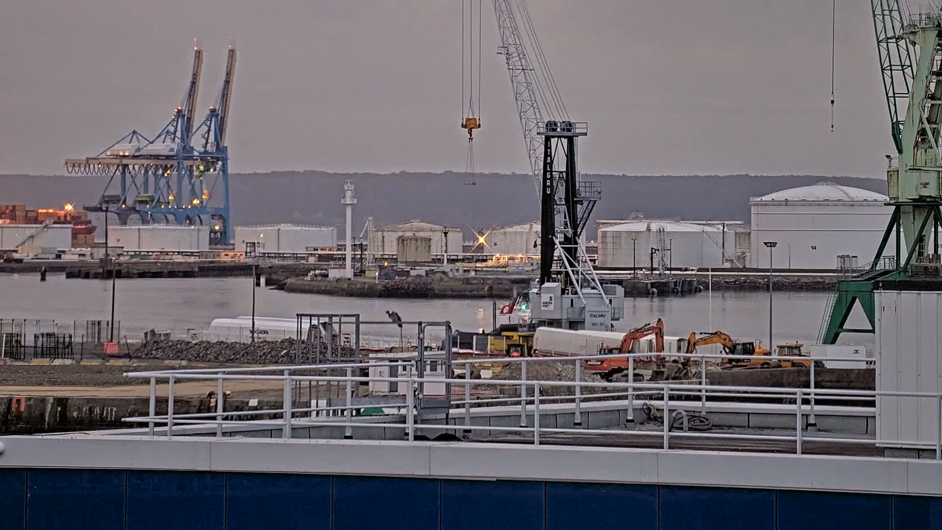 Le Havre Port Live Cam - Le Havre, Seine-Maritime, Normandie, France