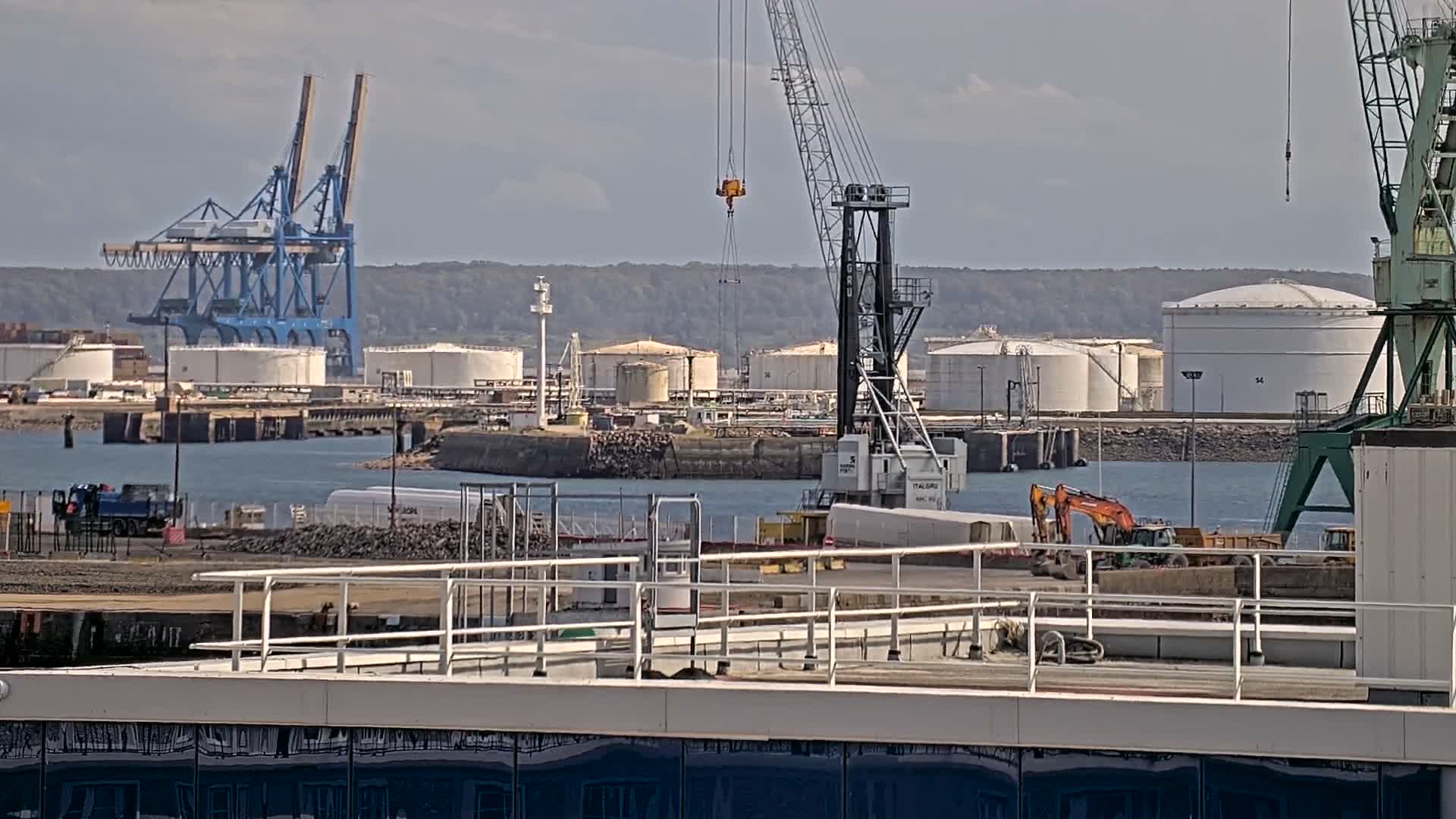 Le Havre Port Live Cam - Le Havre, Seine-Maritime, Normandie, France