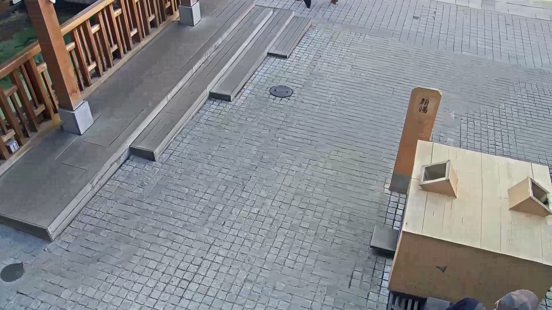 Gunma, Kusatsu Onsen, Ura Kusatsu & Jizo Hot Spring Square ( 群馬・草津温泉・裏草津・地蔵温泉広場 ) Live Cam - Kusatsu, Agatsuma-gun , Gunma, Kantō, Honshu, Japan