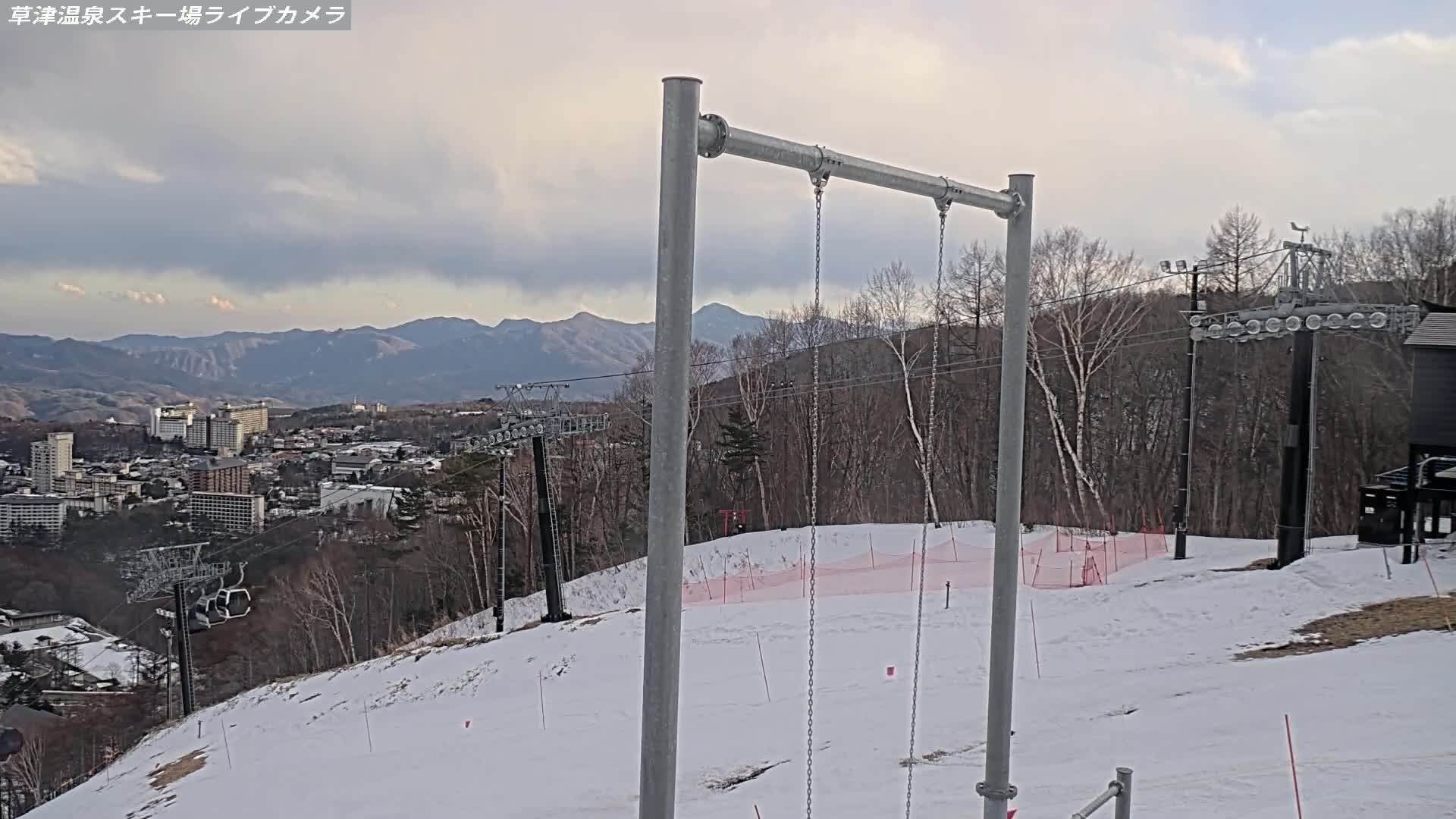 Gunma, Agatsuma, Kusatsu Onsen Ski Resort Tenguyama Summit Ski Slopes Funfair & Kusatsu Skyline ( 群馬・吾妻・草津温泉スキー場 天狗山山頂スキー場 遊園地＆草津スカイライン ) Live Cam - Kusatsu, Agatsuma-gun , Gunma, Kantō, Honshu, Japan