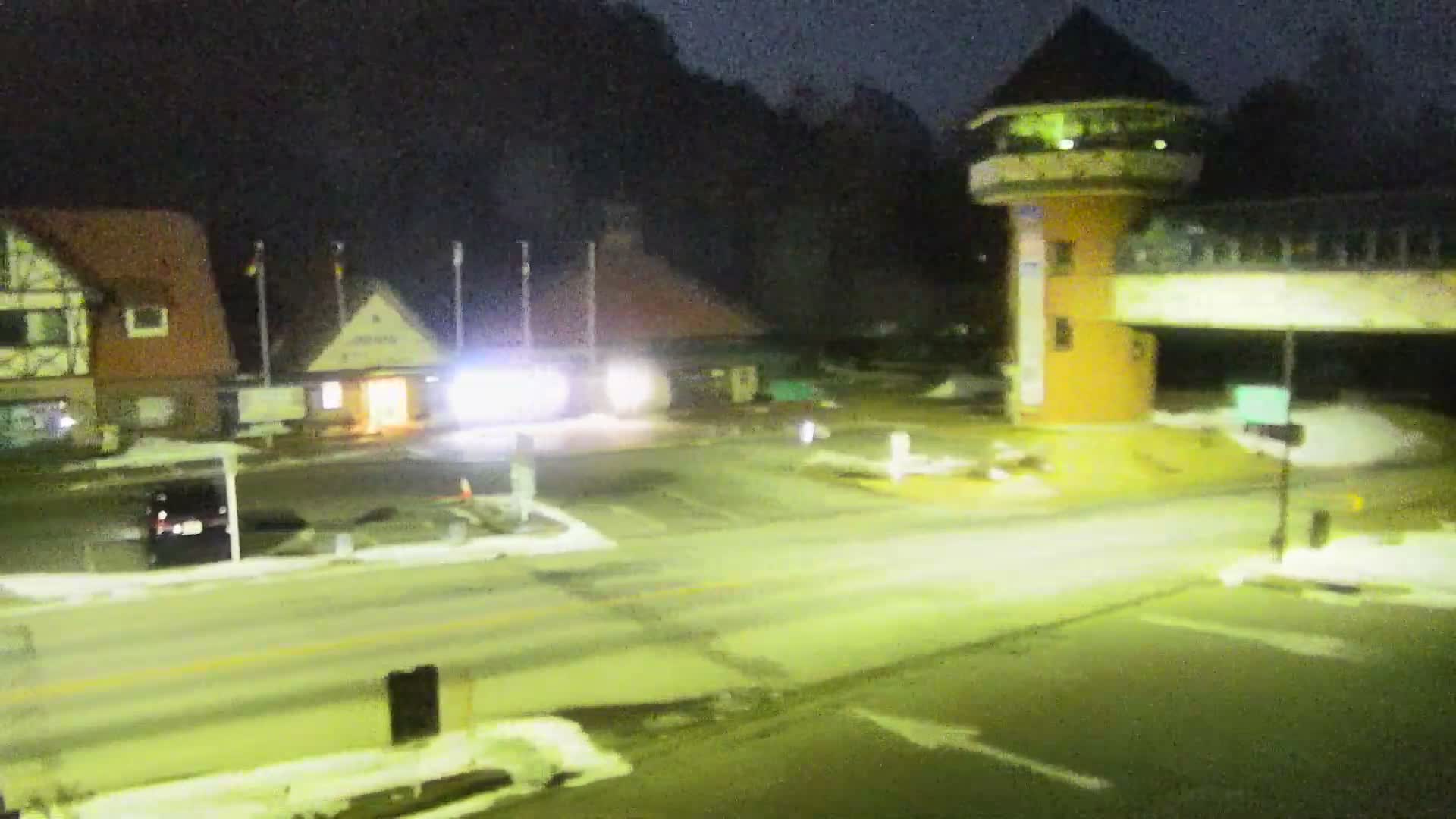 Gunma, Kusatsu, Roadside Station Kusatsu Undojaya Park ( 群馬県 草津市 道の駅 草津運動茶屋公園 ) Live Cam - Kusatsu, Agatsuma-gun , Gunma, Kantō, Honshu, Japan