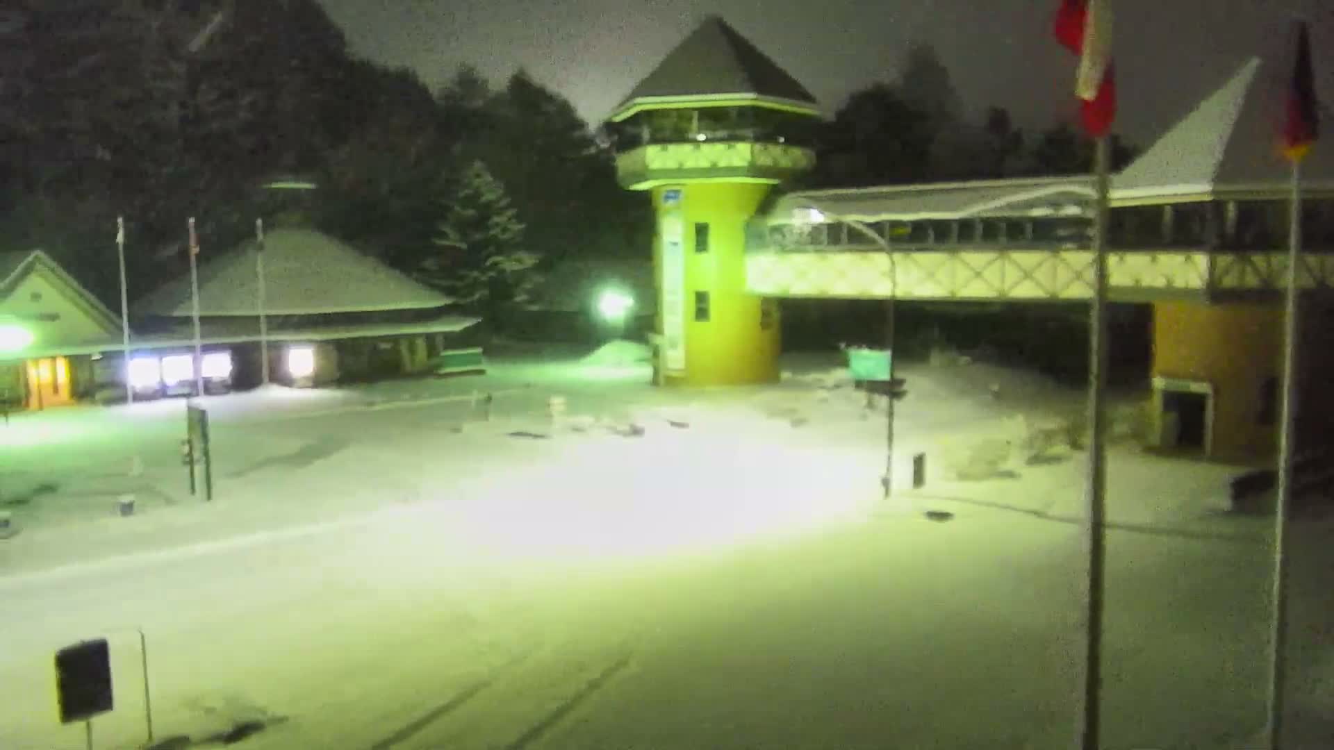 Gunma, Kusatsu, Roadside Station Kusatsu Undojaya Park ( 群馬県 草津市 道の駅 草津運動茶屋公園 ) Live Cam - Kusatsu, Agatsuma-gun , Gunma, Kantō, Honshu, Japan