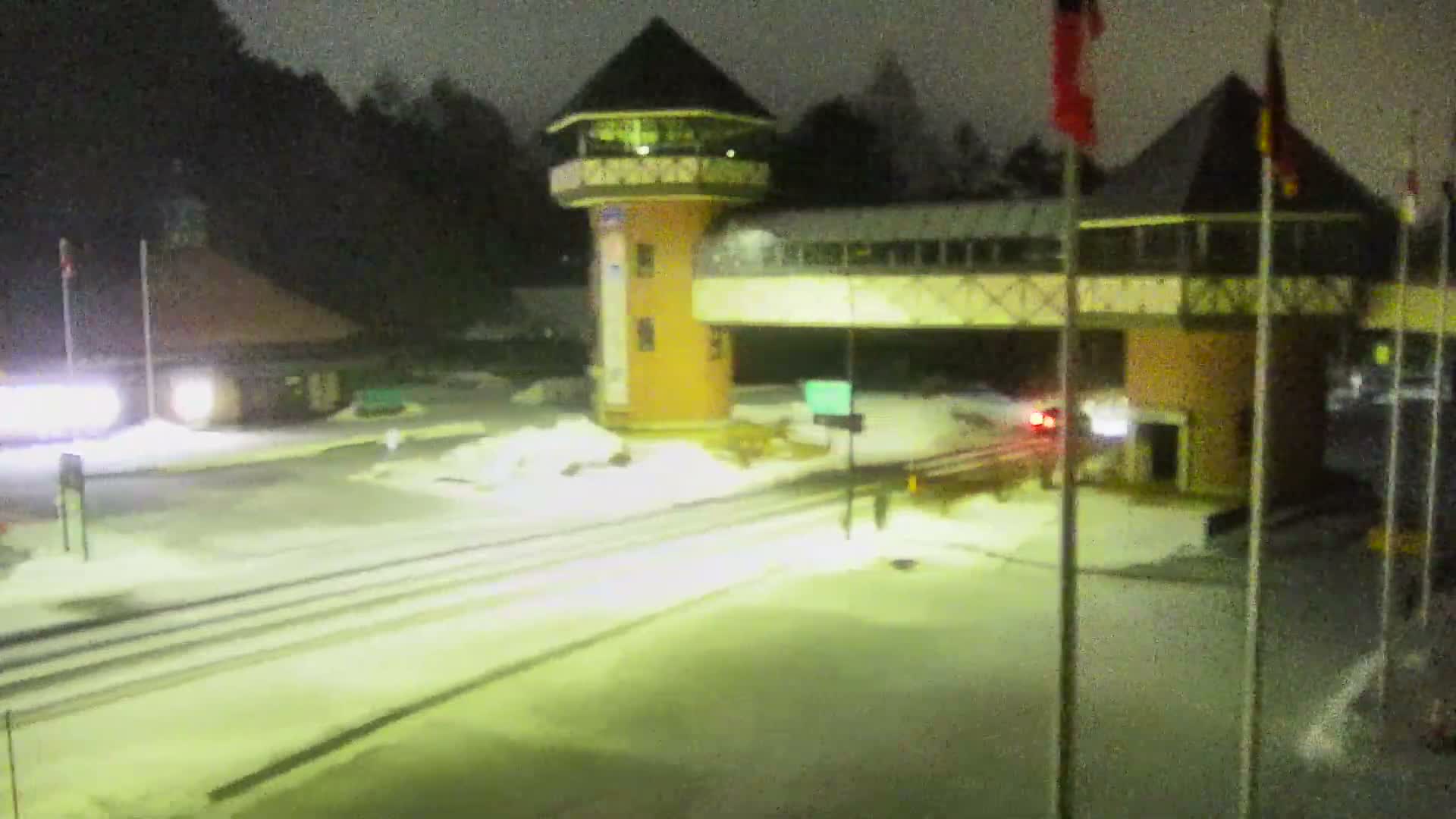 Gunma, Kusatsu, Roadside Station Kusatsu Undojaya Park ( 群馬県 草津市 道の駅 草津運動茶屋公園 ) Live Cam - Kusatsu, Agatsuma-gun , Gunma, Kantō, Honshu, Japan