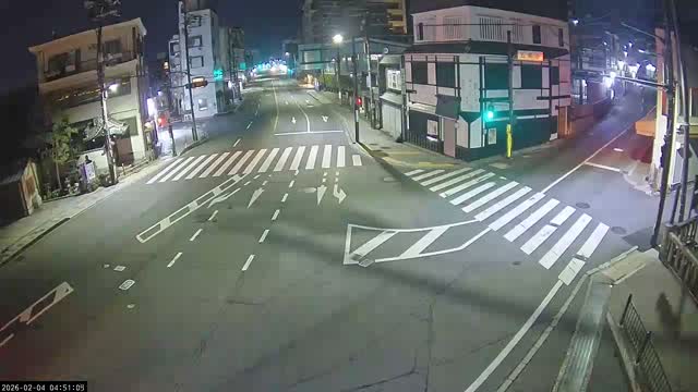 Higashioji-dori / Gojo-dori Street Intersection ( 京都市東山区 ​​東大路通と五条通交差点)  Gojo-zaka, Kyoto, Higashiyama Live Cam - 6 Chome, Gojobashihigashi, Higashiyama, Kyoto, Kyōto, Kansai, Japan
