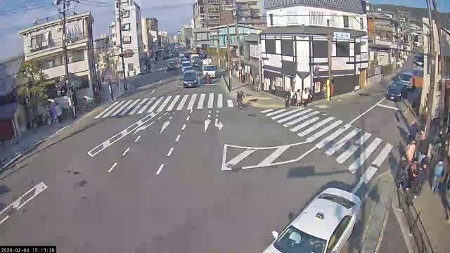 Higashioji-dori / Gojo-dori Street Intersection ( 京都市東山区 ​​東大路通と五条通交差点)  Gojo-zaka, Kyoto, Higashiyama Live Cam - 6 Chome, Gojobashihigashi, Higashiyama, Kyoto, Kyōto, Kansai, Japan