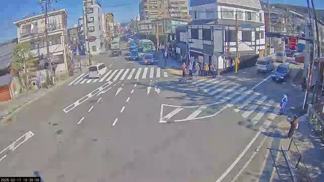 Higashioji-dori / Gojo-dori Street Intersection ( 京都市東山区 ​​東大路通と五条通交差点)  Gojo-zaka, Kyoto, Higashiyama Live Cam - 6 Chome, Gojobashihigashi, Higashiyama, Kyoto, Kyōto, Kansai, Japan
