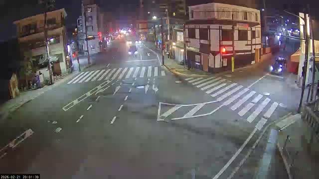 Higashioji-dori / Gojo-dori Street Intersection ( 京都市東山区 ​​東大路通と五条通交差点)  Gojo-zaka, Kyoto, Higashiyama Live Cam - 6 Chome, Gojobashihigashi, Higashiyama, Kyoto, Kyōto, Kansai, Japan