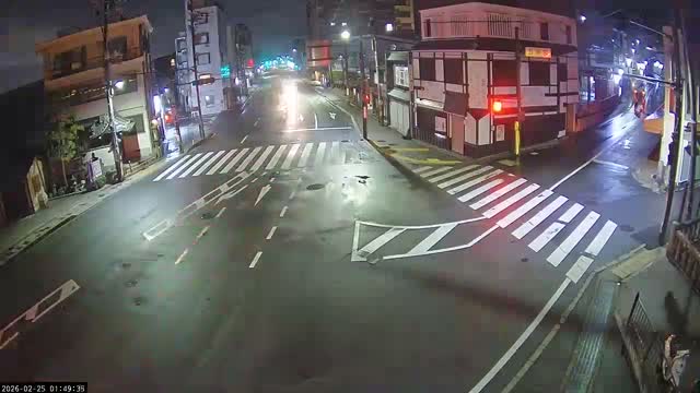 Higashioji-dori / Gojo-dori Street Intersection ( 京都市東山区 ​​東大路通と五条通交差点)  Gojo-zaka, Kyoto, Higashiyama Live Cam - 6 Chome, Gojobashihigashi, Higashiyama, Kyoto, Kyōto, Kansai, Japan