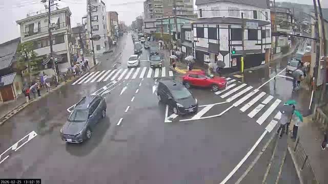 Higashioji-dori / Gojo-dori Street Intersection ( 京都市東山区 ​​東大路通と五条通交差点)  Gojo-zaka, Kyoto, Higashiyama Live Cam - 6 Chome, Gojobashihigashi, Higashiyama, Kyoto, Kyōto, Kansai, Japan