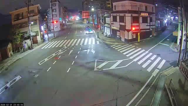 Higashioji-dori / Gojo-dori Street Intersection ( 京都市東山区 ​​東大路通と五条通交差点)  Gojo-zaka, Kyoto, Higashiyama Live Cam - 6 Chome, Gojobashihigashi, Higashiyama, Kyoto, Kyōto, Kansai, Japan