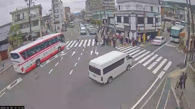 Higashioji-dori / Gojo-dori Street Intersection ( 京都市東山区 ​​東大路通と五条通交差点)  Gojo-zaka, Kyoto, Higashiyama Live Cam - 6 Chome, Gojobashihigashi, Higashiyama, Kyoto, Kyōto, Kansai, Japan