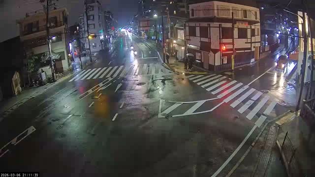 Higashioji-dori / Gojo-dori Street Intersection ( 京都市東山区 ​​東大路通と五条通交差点)  Gojo-zaka, Kyoto, Higashiyama Live Cam - 6 Chome, Gojobashihigashi, Higashiyama, Kyoto, Kyōto, Kansai, Japan