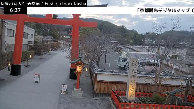 ( 伏見稲荷大社本殿（本殿）、京都、伏見 )Main Hall (Honden) of Fushimi Inari Taisha Honden (Sanctuary), Kyoto, Fushimi Live Cam -  Fukakusa Yabunouchicho, Fushimi-ku, Kyoto, Kyōto, Kansai, Japan 