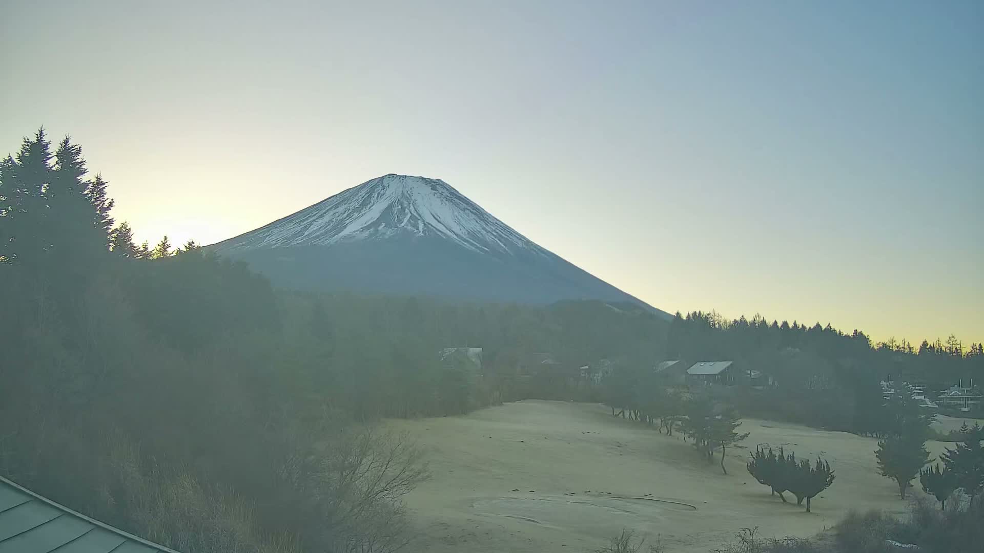 Minamatsiru ( 南松井・富士ヶ根 富士クラシックゴルフコース＆富士山ビュー 山梨・富士河口湖 ) Fujigane Fuji Classic Golf Course & Mount Fuji View Yamanashi, Fujikawaguchiko Live Cam -Fujigane, Fujikawaguchiko, Minamitsuru District, Yamanashi, Tokai, Chubu, Japan
