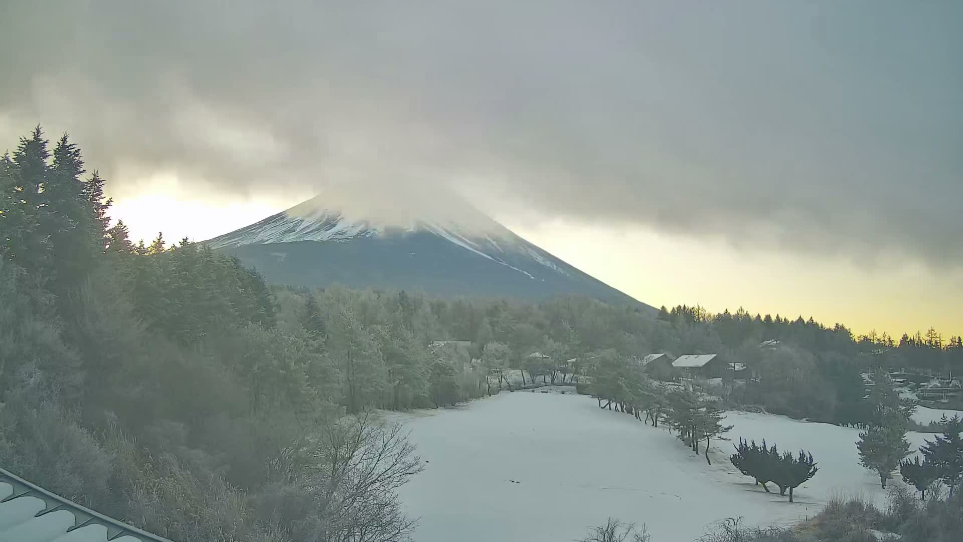 Minamatsiru ( 南松井・富士ヶ根 富士クラシックゴルフコース＆富士山ビュー 山梨・富士河口湖 ) Fujigane Fuji Classic Golf Course & Mount Fuji View Yamanashi, Fujikawaguchiko Live Cam -Fujigane, Fujikawaguchiko, Minamitsuru District, Yamanashi, Tokai, Chubu, Japan