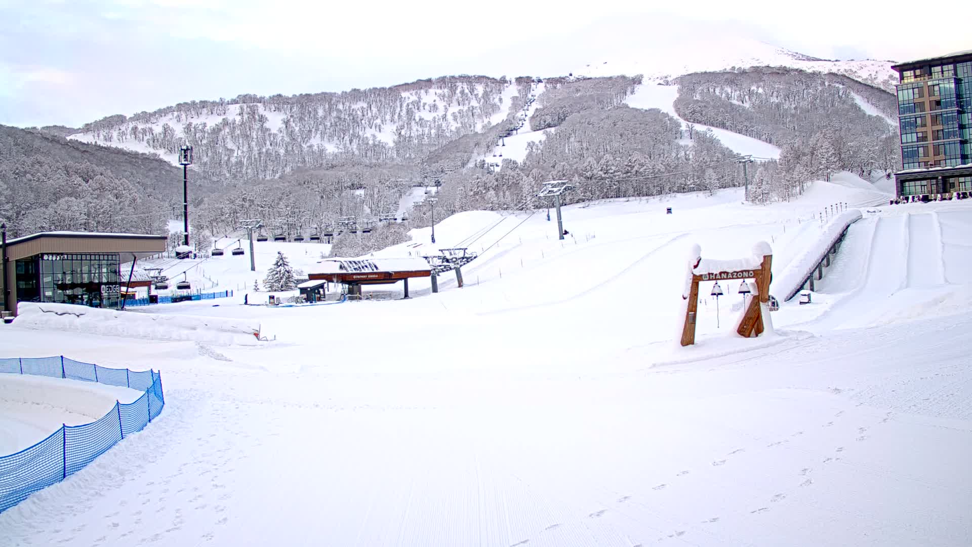 Abuta ( 虻田 ( ) ニセコアンヌプリ山＆ニセコ花園、リゾートスキー場、北海道、倶知安 ) Mount Niseko-Annupuri & Niseko Hanazono Resort Ski Slopes, Hokkaido, Kutchan Live Cam  - Iwaobetsu, Kutchan, Abuta , Hokkaido, Japan