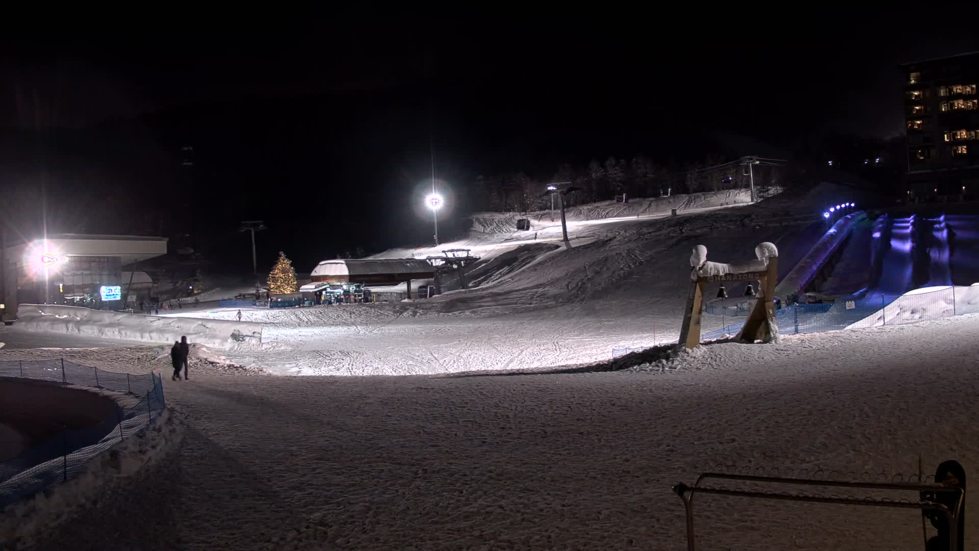 Abuta ( 虻田 ( ) ニセコアンヌプリ山＆ニセコ花園、リゾートスキー場、北海道、倶知安 ) Mount Niseko-Annupuri & Niseko Hanazono Resort Ski Slopes, Hokkaido, Kutchan Live Cam  - Iwaobetsu, Kutchan, Abuta , Hokkaido, Japan