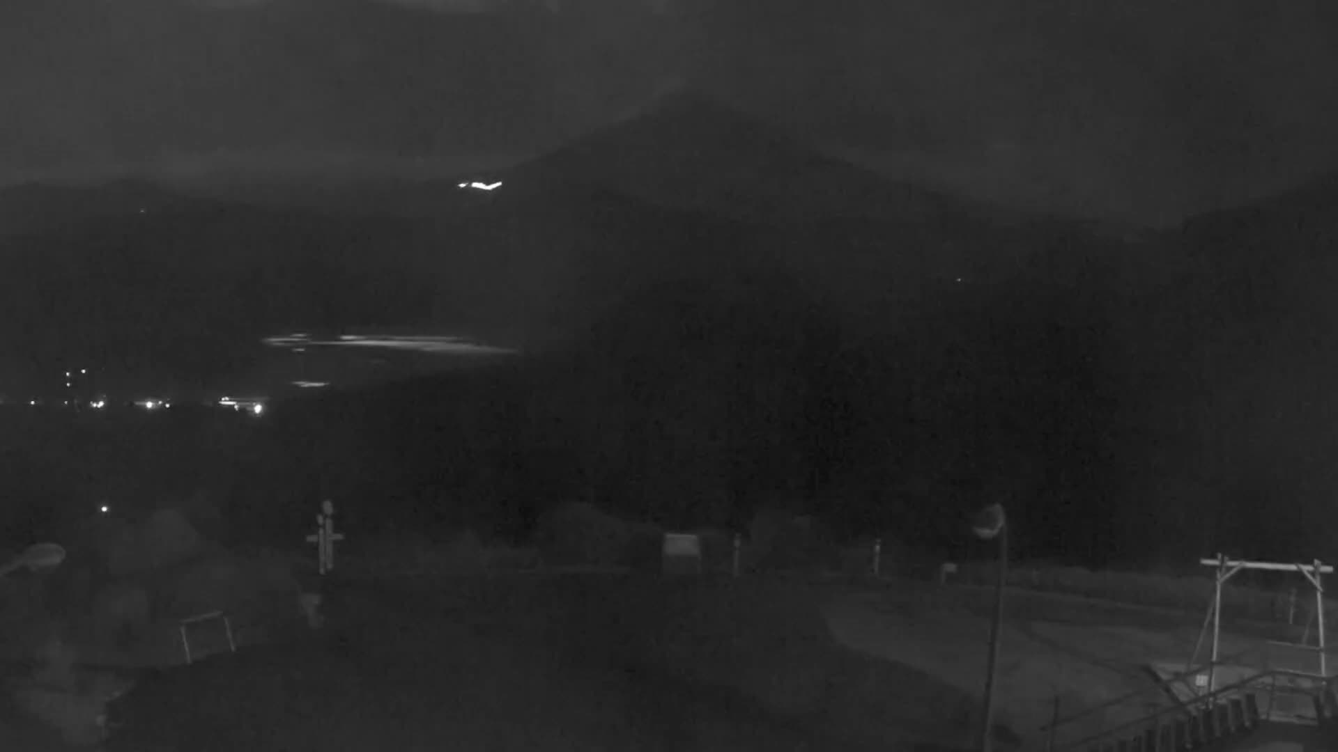 Ashigarashimo ( 大観山展望台から望む足柄下、富士山、芦ノ湖 神奈川県箱根町 ) Mt. Fuji and Lake Ashinoko View from Mt. Taikan Observation Deck Hakone Town, Kanagawa Live Cam - Kajiya, Yugawara, Ashigarashimo, Kanagawa, Kanto, Honshu, Japan