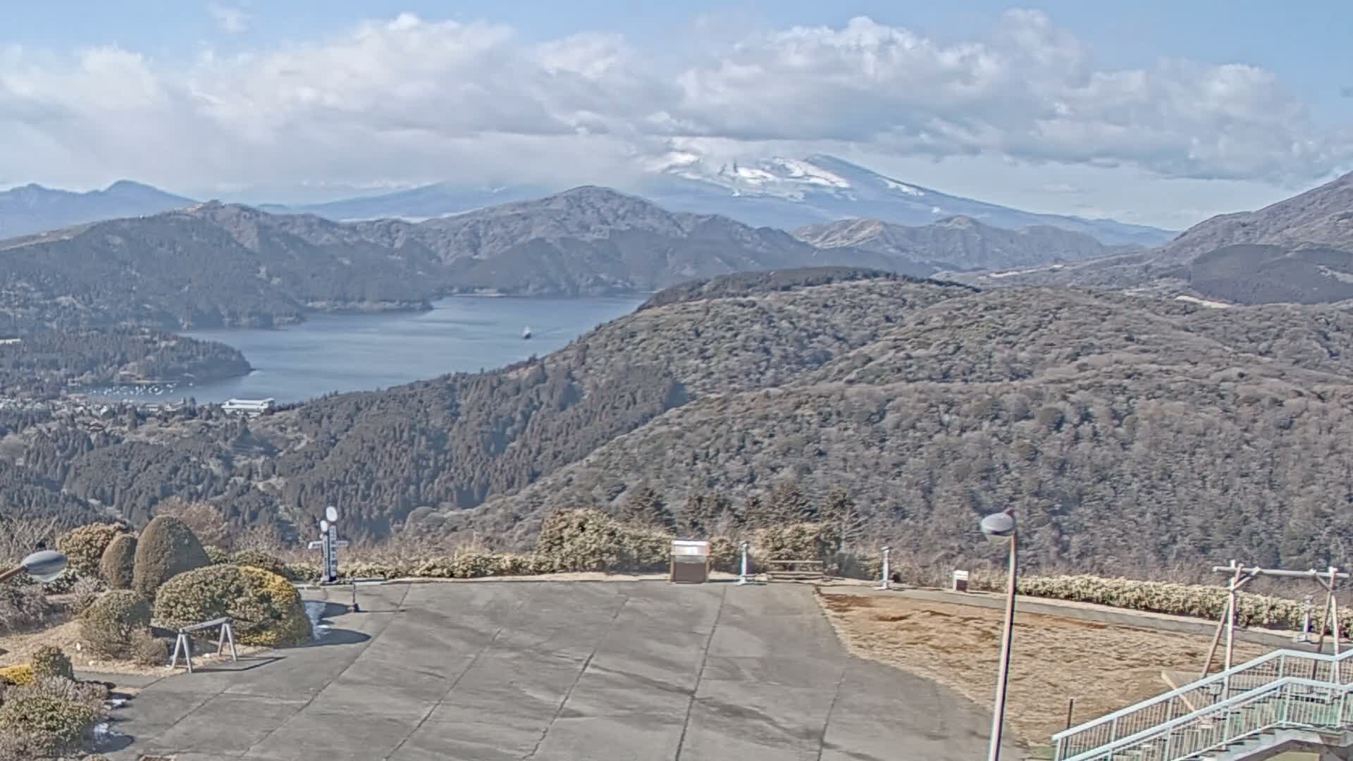 Ashigarashimo ( 大観山展望台から望む足柄下、富士山、芦ノ湖 神奈川県箱根町 ) Mt. Fuji and Lake Ashinoko View from Mt. Taikan Observation Deck Hakone Town, Kanagawa Live Cam - Kajiya, Yugawara, Ashigarashimo, Kanagawa, Kanto, Honshu, Japan