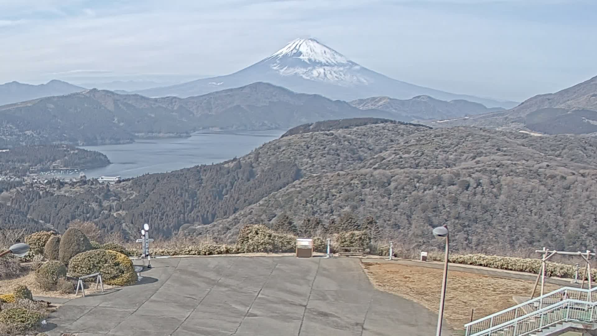 Ashigarashimo ( 大観山展望台から望む足柄下、富士山、芦ノ湖 神奈川県箱根町 ) Mt. Fuji and Lake Ashinoko View from Mt. Taikan Observation Deck Hakone Town, Kanagawa Live Cam - Kajiya, Yugawara, Ashigarashimo, Kanagawa, Kanto, Honshu, Japan