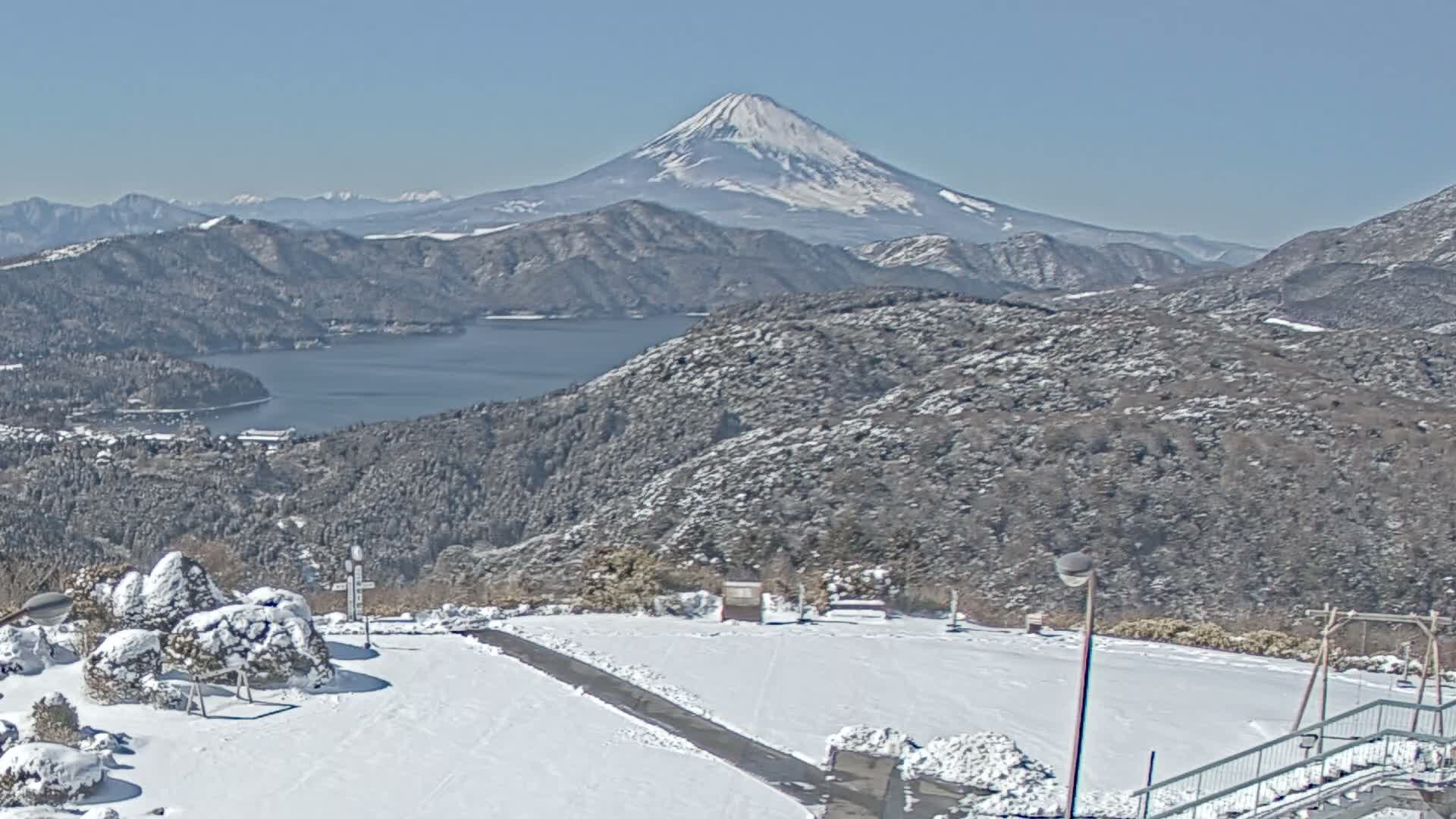 Ashigarashimo ( 大観山展望台から望む足柄下、富士山、芦ノ湖 神奈川県箱根町 ) Mt. Fuji and Lake Ashinoko View from Mt. Taikan Observation Deck Hakone Town, Kanagawa Live Cam - Kajiya, Yugawara, Ashigarashimo, Kanagawa, Kanto, Honshu, Japan