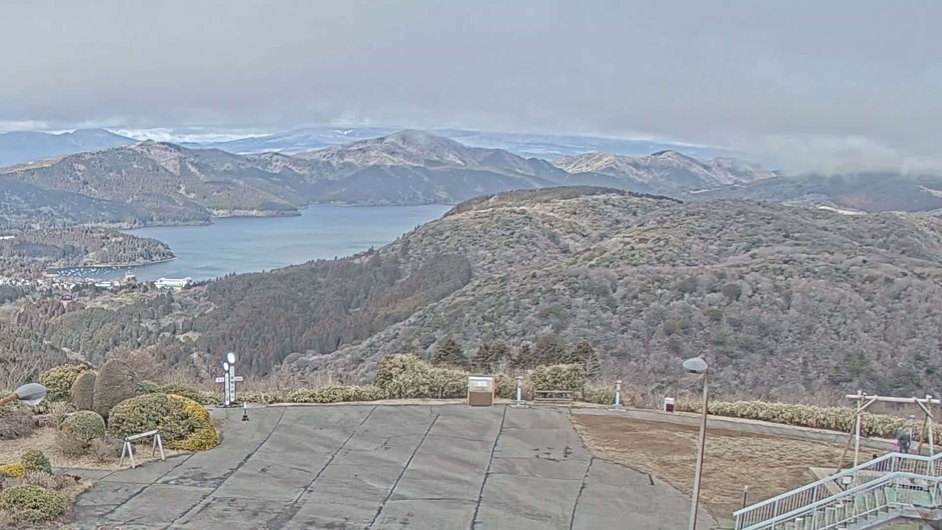 Ashigarashimo ( 大観山展望台から望む足柄下、富士山、芦ノ湖 神奈川県箱根町 ) Mt. Fuji and Lake Ashinoko View from Mt. Taikan Observation Deck Hakone Town, Kanagawa Live Cam - Kajiya, Yugawara, Ashigarashimo, Kanagawa, Kanto, Honshu, Japan