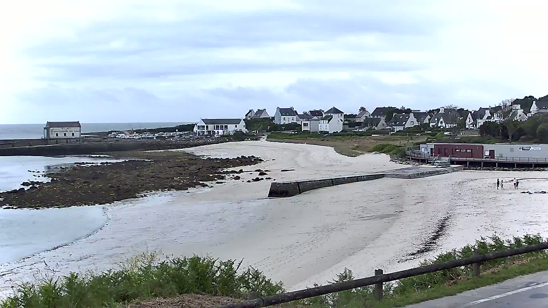 Audierne - Le Pouldu Plage de Trescadec Beach Live Cam - Quimper, Finistere, Bretagne, France