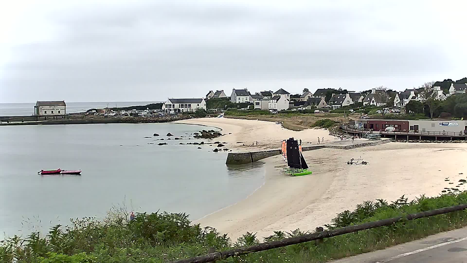 Audierne - Le Pouldu Plage de Trescadec Beach Live Cam - Quimper, Finistere, Bretagne, France