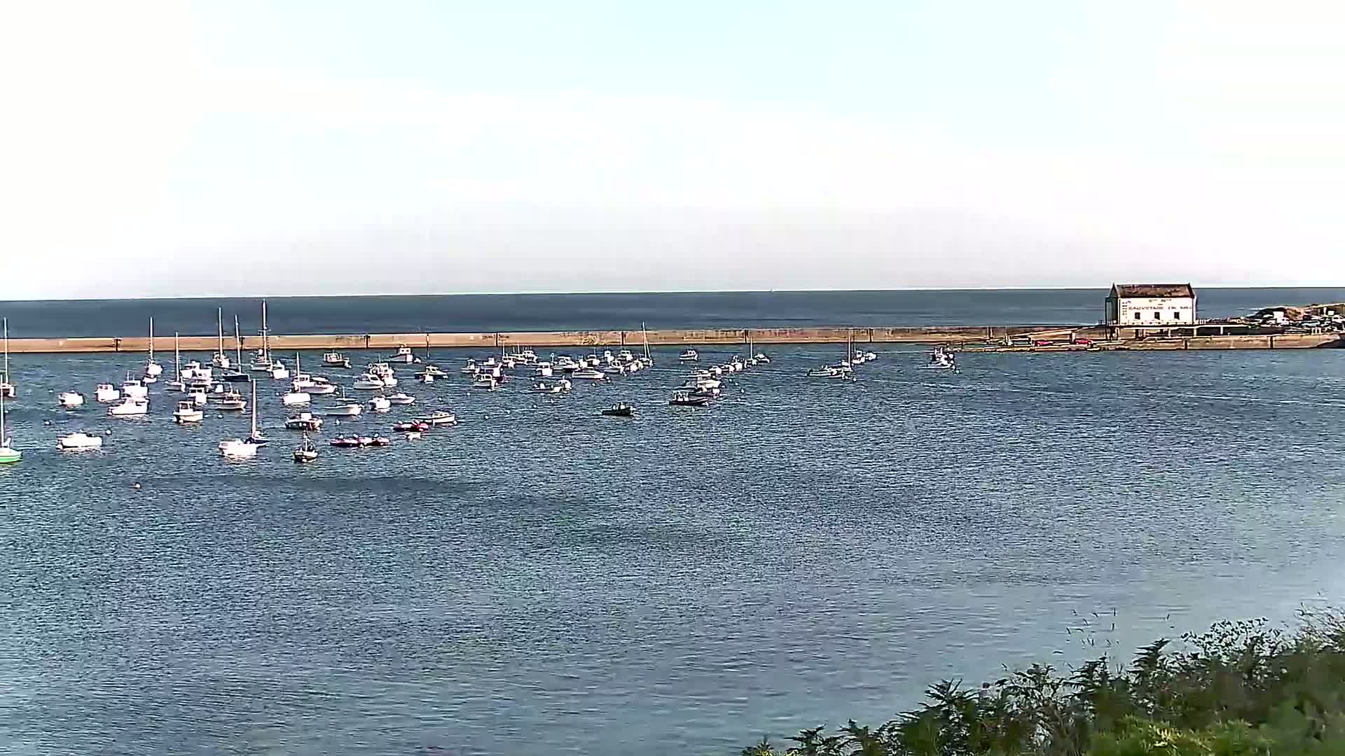 Audierne - Le Pouldu Plage de Trescadec Beach Live Cam - Quimper, Finistere, Bretagne, France
