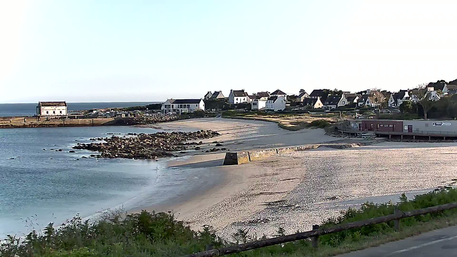 Audierne - Le Pouldu Plage de Trescadec Beach Live Cam - Quimper, Finistere, Bretagne, France