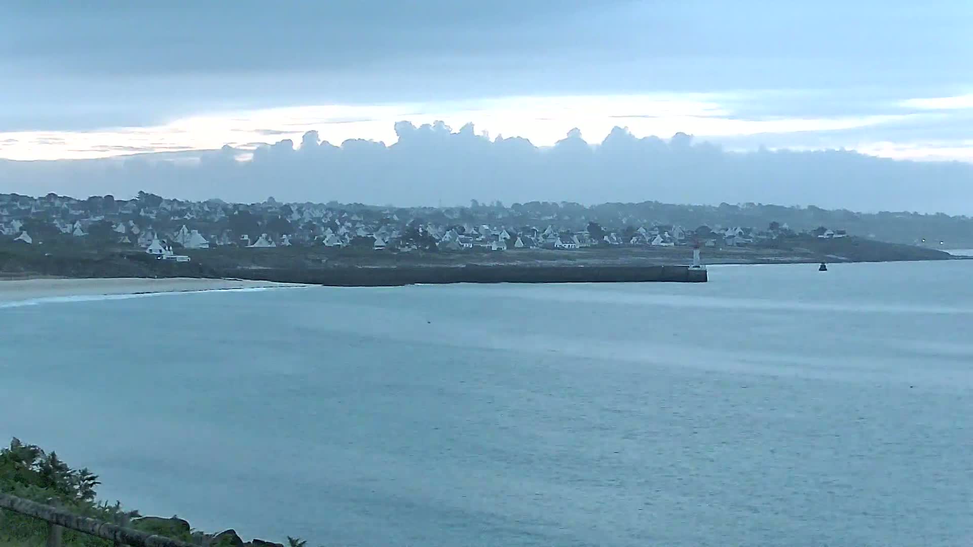 Audierne - Le Pouldu Plage de Trescadec Beach Live Cam - Quimper, Finistere, Bretagne, France