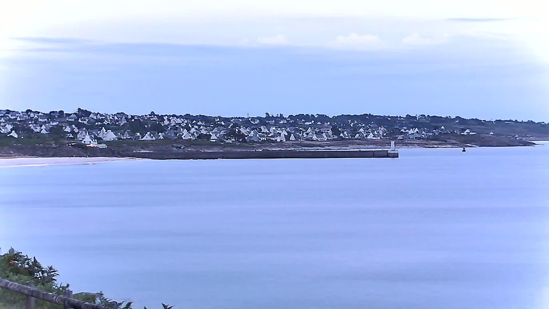 Audierne - Le Pouldu Plage de Trescadec Beach Live Cam - Quimper, Finistere, Bretagne, France