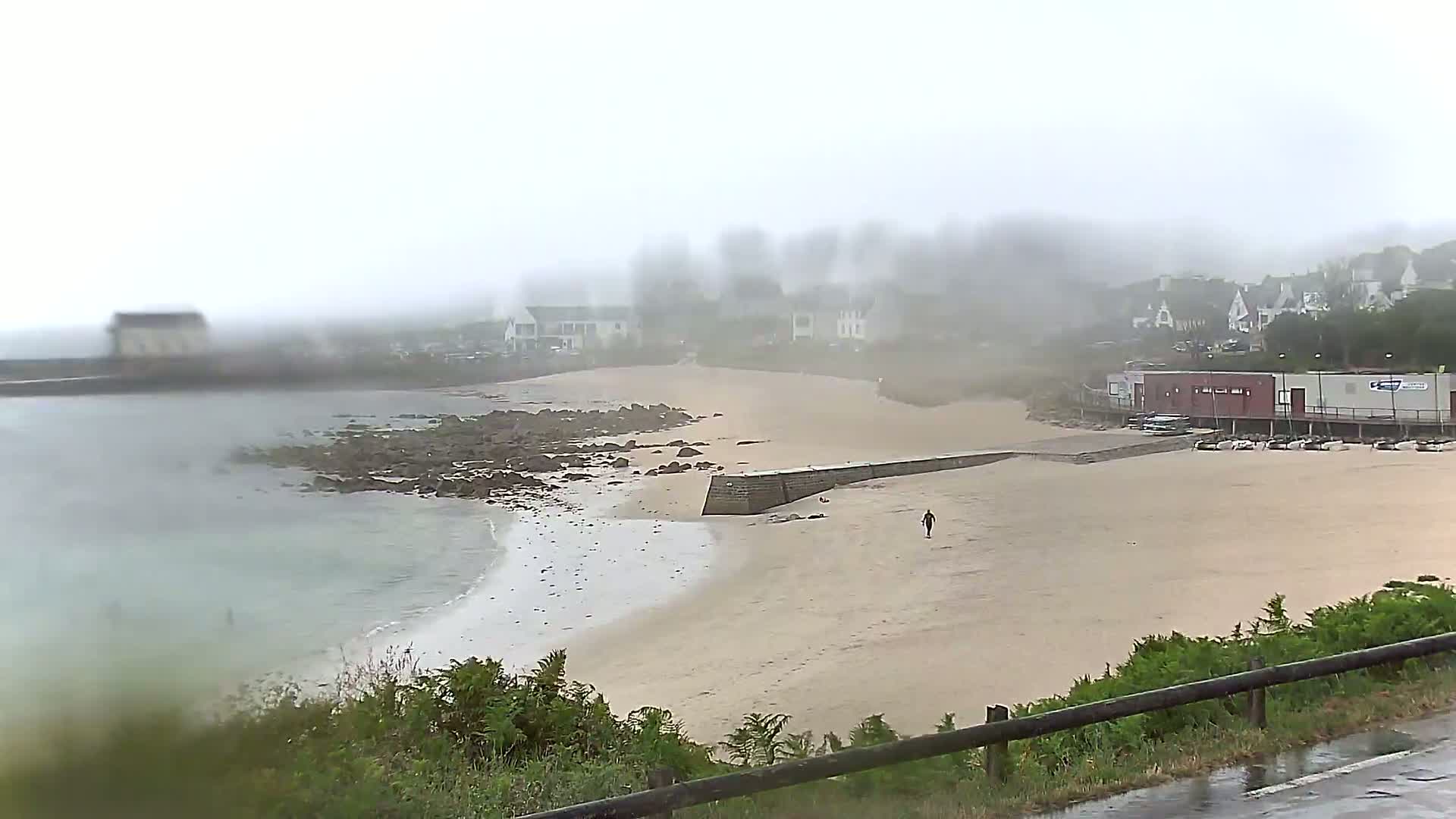 Audierne - Le Pouldu Plage de Trescadec Beach Live Cam - Quimper, Finistere, Bretagne, France