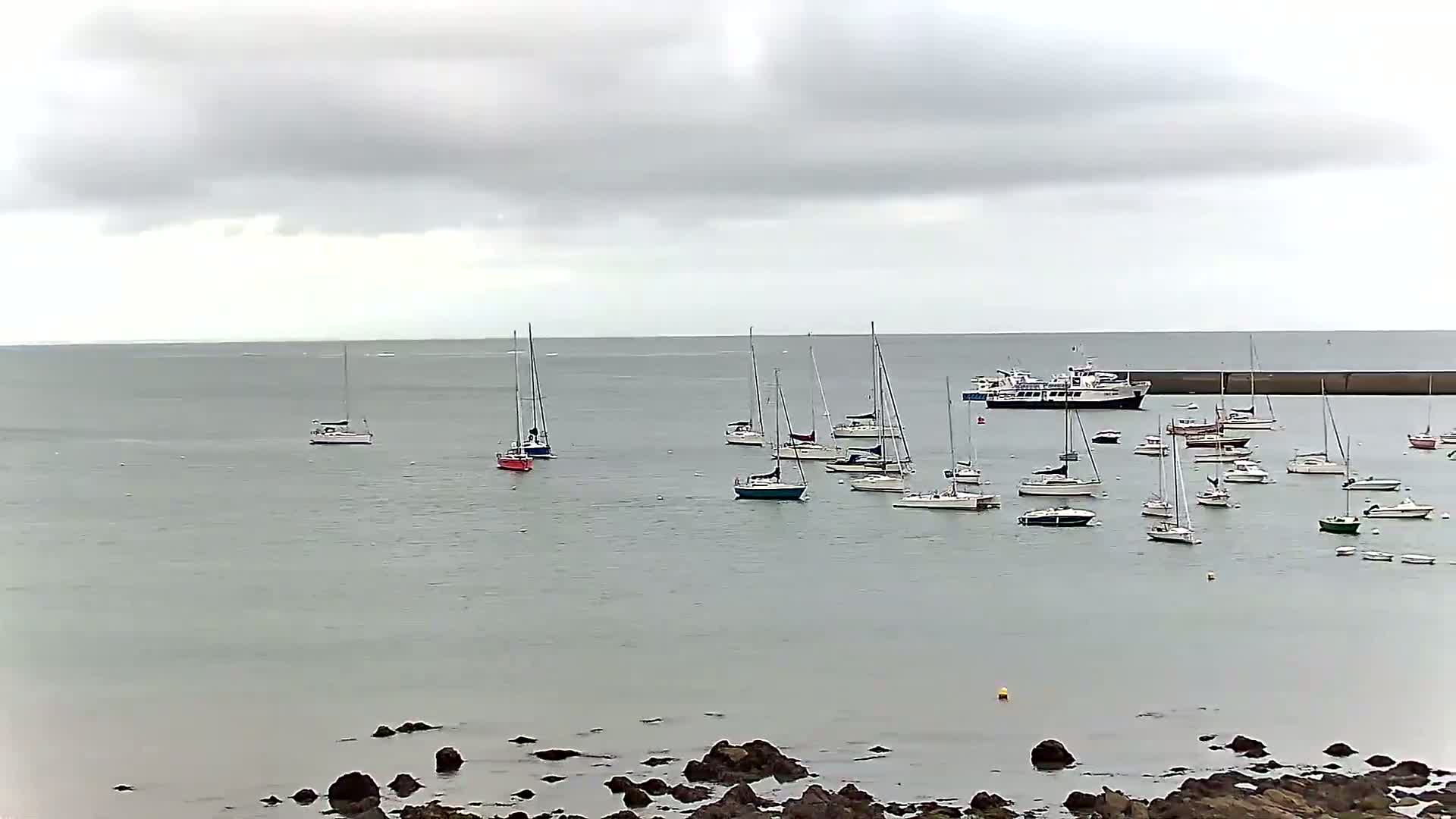 Audierne - Le Pouldu Plage de Trescadec Beach Live Cam - Quimper, Finistere, Bretagne, France