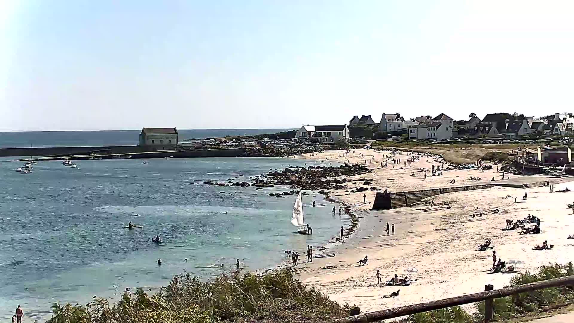 Audierne - Le Pouldu Plage de Trescadec Beach Live Cam - Quimper, Finistere, Bretagne, France