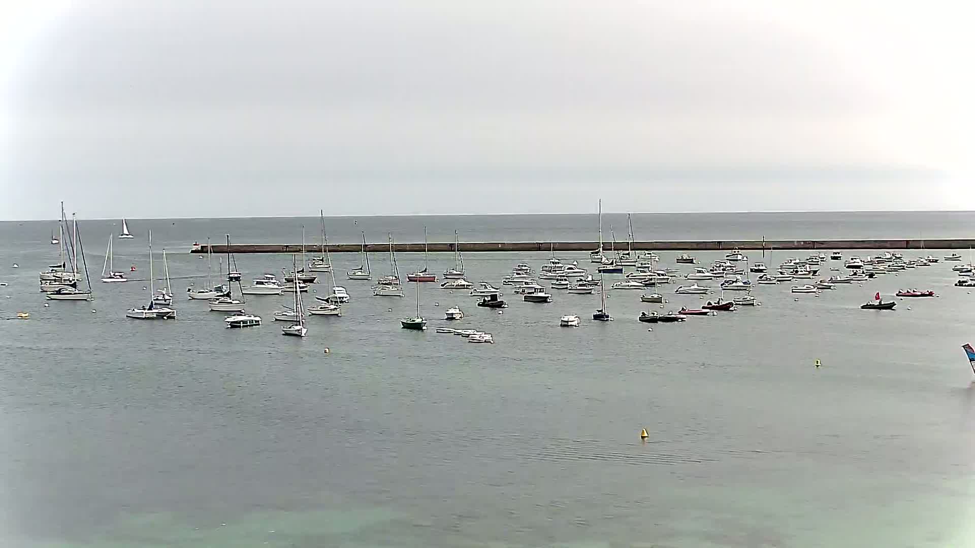 Audierne - Le Pouldu Plage de Trescadec Beach Live Cam - Quimper, Finistere, Bretagne, France
