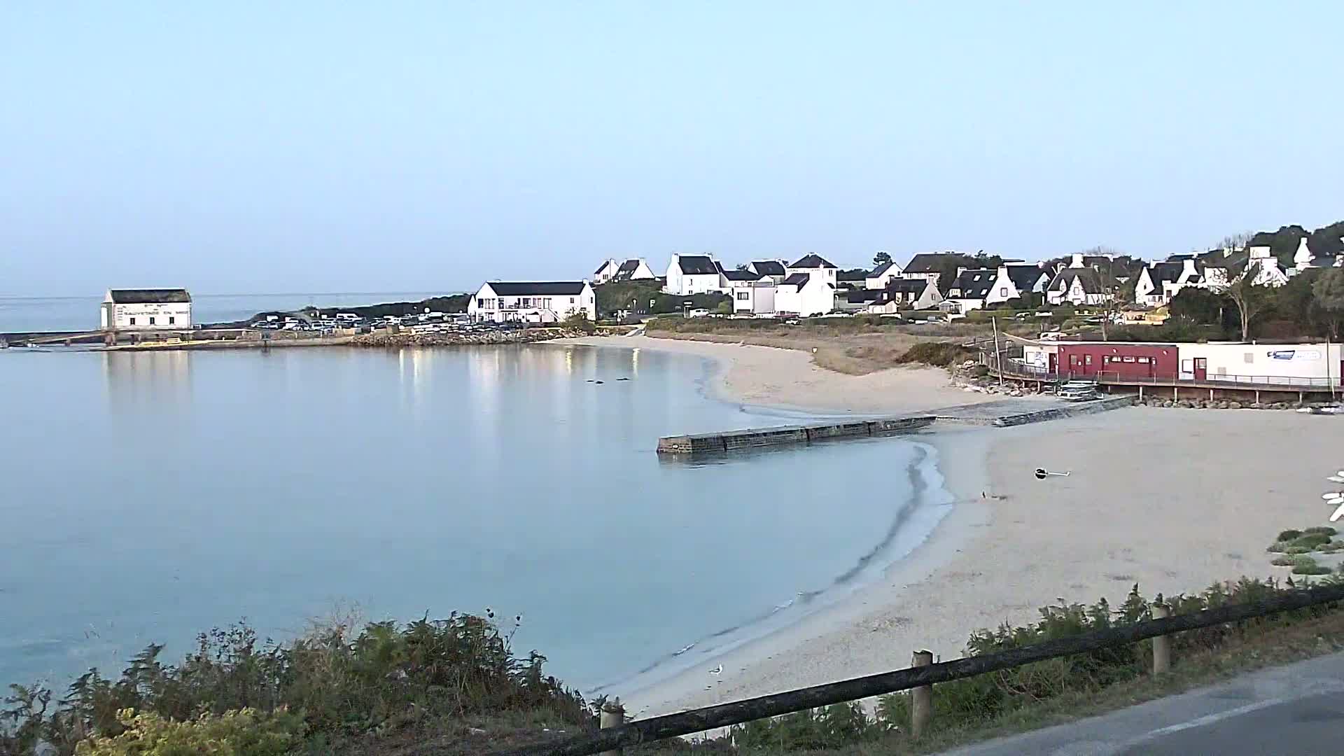 Audierne - Le Pouldu Plage de Trescadec Beach Live Cam - Quimper, Finistere, Bretagne, France