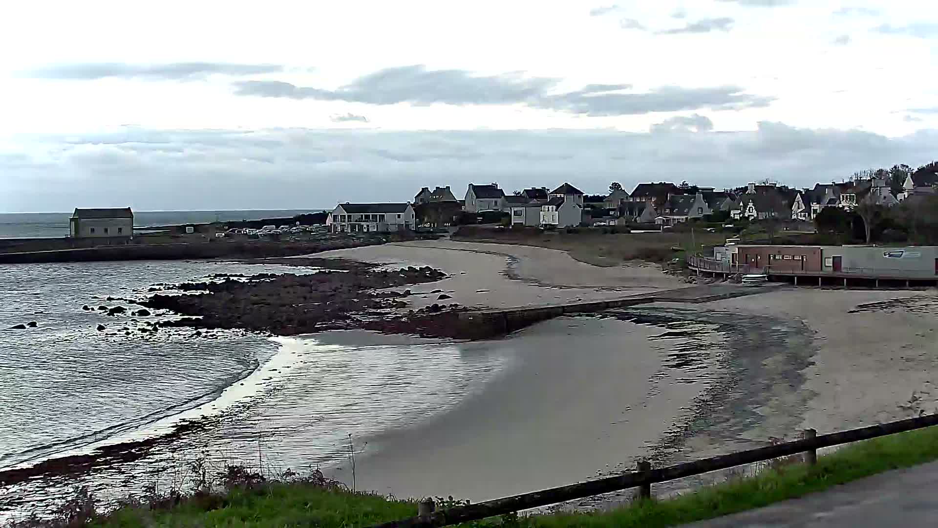 Audierne - Le Pouldu Plage de Trescadec Beach Live Cam - Quimper, Finistere, Bretagne, France