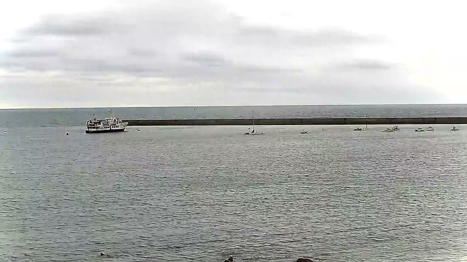 Audierne - Le Pouldu Plage de Trescadec Beach Live Cam - Quimper, Finistere, Bretagne, France